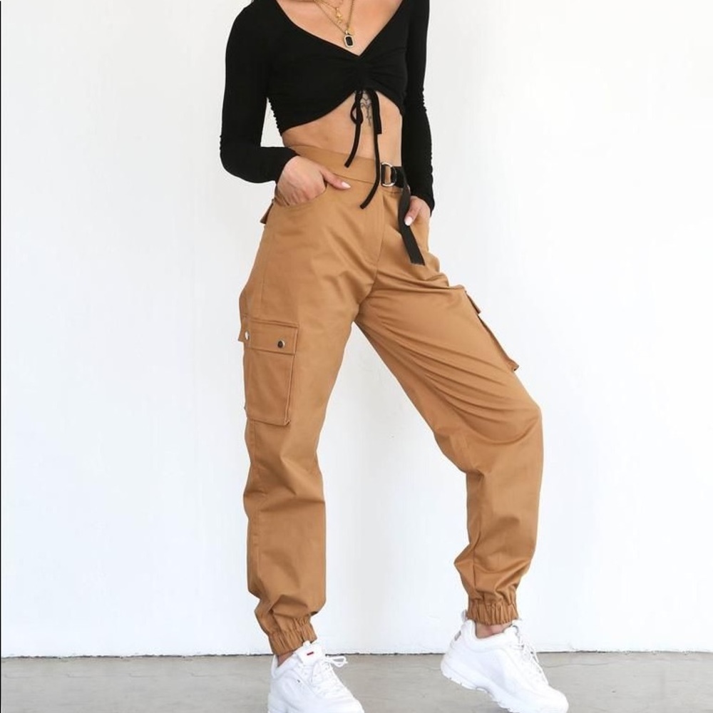 Stone pocket detail cargo pants !!